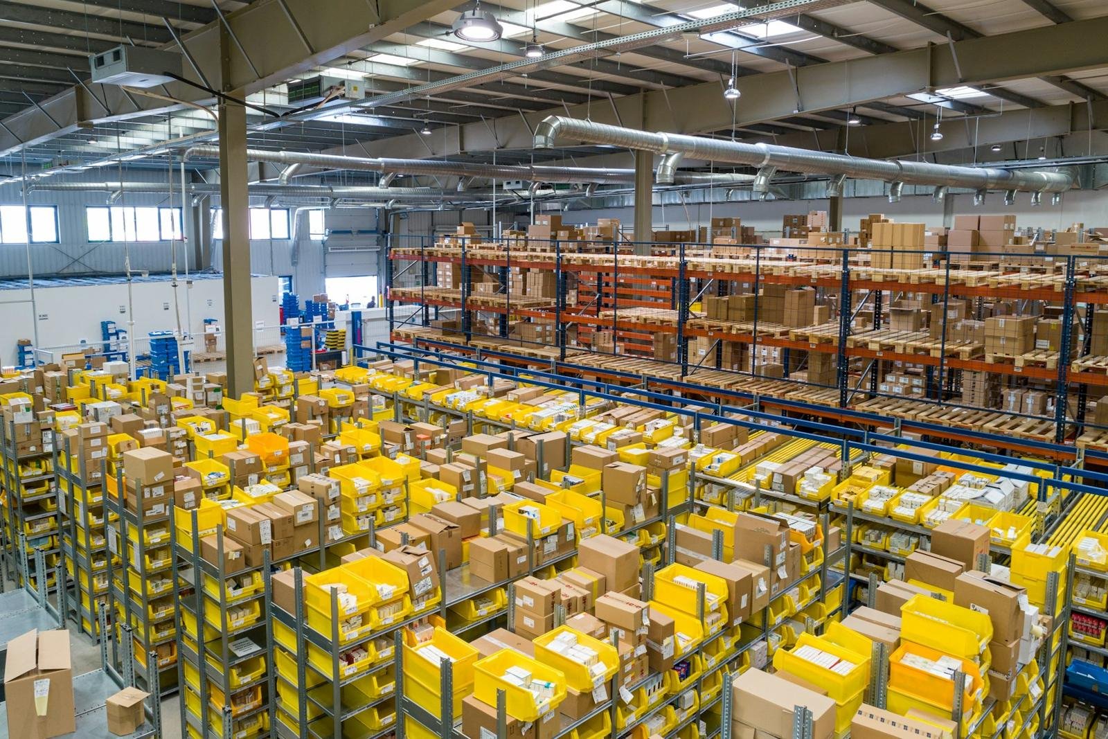 Large storage and distribution warehouse